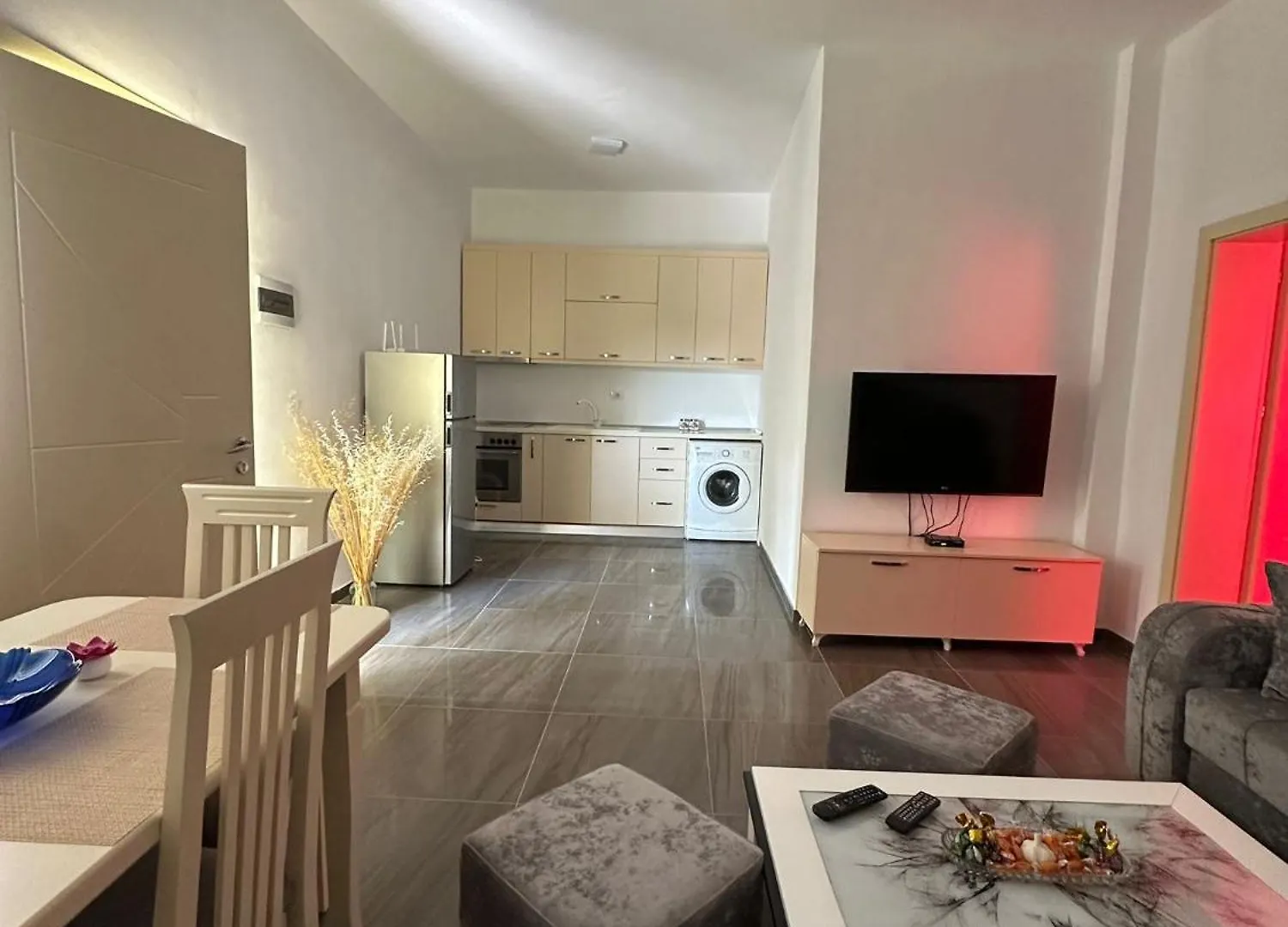 Appartement Hoxhaj Apartamente Vlore Polisi i Vogel